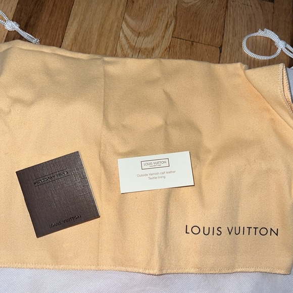 Louis Vuitton Red Vernis Leather Alma BB - Picture 11 of 13